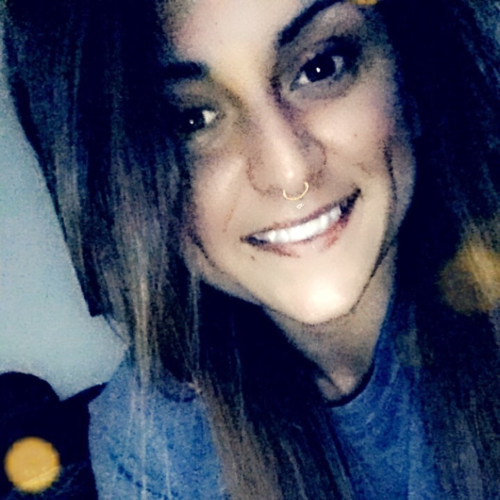 Meet your Posher, Kayla